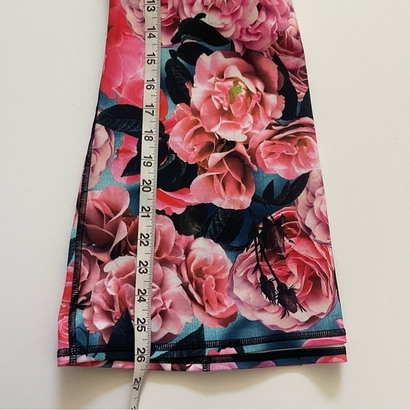Lululemon Athletic Racerback Tank Secret Garden Floral Pink Black Running Size 8 - Picture 10 of 11